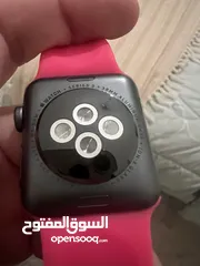  5 ساعة ابل الجيل الثالث بحاله ممتازه كانها جديده
