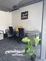  3 مكاتب مفروشة تصلح لاصدار رخصة مهن للايجار