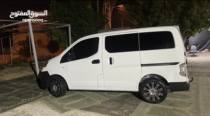  2 نيسان nv200