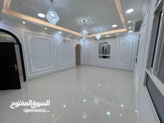  11 فله للبيع مميزه وبتصميم راقي حديث دورين صحلنوت الشماليه مربع ها