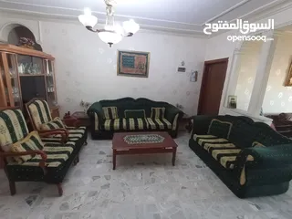  2 غرفة جلوس  7 مقاعد