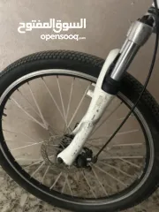  6 بسكليت غيارات لوون ازرق سرعات 8 خلفي و 3 امامي بركات امامي وخلفي  فحمات ممتازه