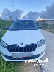  2 سكودا فابيا 2019 هاتشباك ، خمس مقاعد ، 1000 تيربو بنزين ، سيارة شركة يد أولى