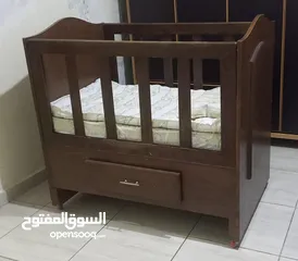  1 تخت اطفال بحاله جيده للبيع