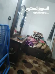  13 غرفتين نوم و طقم كنب للبيع