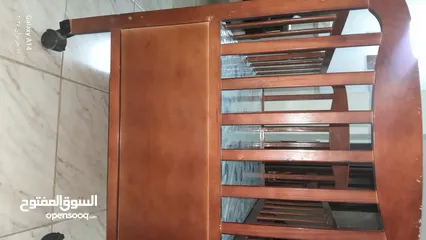  6 سرير اطفال مستعمل بحالة الوكالة