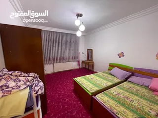  3 شقة ارضيه للبيع خلدا 200 م مدخل خاص مع ترس امامي وكراج