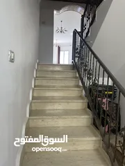 11 بيت مستقل للبيع