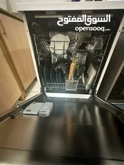  3 very clean dishwasher