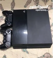  1 للبيع بلايستيشن 4 مع جهازين