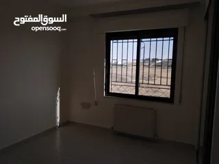  11 شقه للايجار في عبدون المساحه 220م