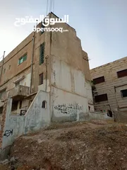  6 بيت مع ارض
