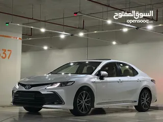  13 Toyota Camry 2023 Gle  بحالة الوكالة