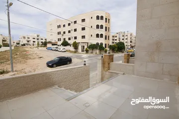  3 شقة ارضية 184م و ترس 150م بسعر لقطة في ابو نصير