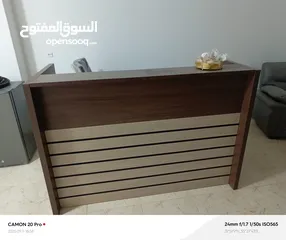  9 كنب بالإضافة الى مكتب وكرسي