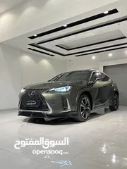  2 لكزس UX250h هايبرد 2022