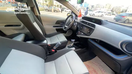  14 TOYOTA PRIUS C 2012للبيع كاش او اقساط