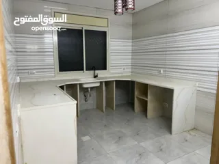  4 شقه سكنيه موقع ممتاز بجنين