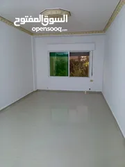  3 شقه سكنيه طابق اول حي الاطباء شمال مستشفى النجاح