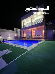  1 شاليه للايجار منطقه مطله جبل الروضه مطل ع البحر الميت وجبال فلسطين مسبح مغطى من اشعه الشمس