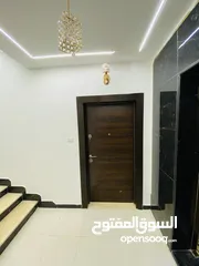  8 شقق مميزه للبيع 182m قرب قصر الامعري