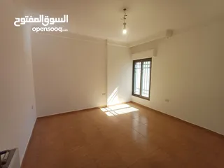  5 شقه فارغه للايجار خلدا