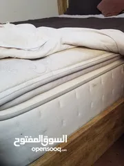  10 غرقه نوم ملكي شبه جديد  تتكون من تسع قطع مصري