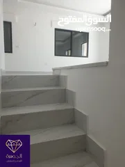  5 طابق اخير مع روف دوبلكس فاخر لم يسكن لقطه وبسعر مغري جداااا عرض خاص يا بلاش في أرقى واجمل مناطق خلدا