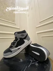  4 Nike air Jordan