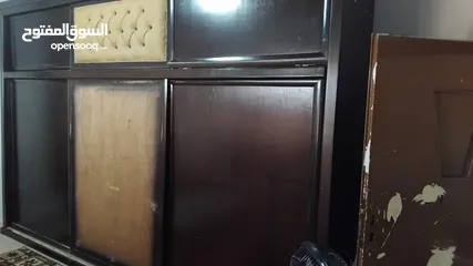  3 خزانه لاتيه بحاله جيده جدا طول 360 وارتفاع 250