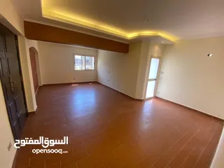  5 من المالك للايجارغرفة طبية بعيادة ببرج ادارى وطبى كبير على طريق النصر بمدينة نصر
