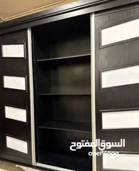  2 غرفة نوم ماستر   فاخره و فخمه جداً خشب لاتيه 18 ملبسه بلوط استعمال بسيط بحال الوكاله