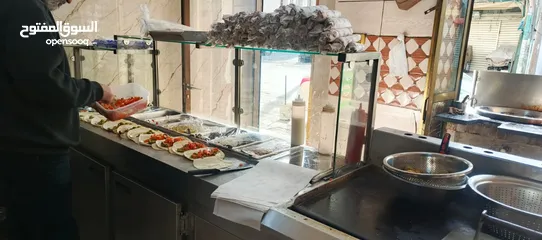  2 مطعم للبيع في حي نزال موقع حيوي وسط سوق