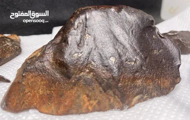  27 Jabal Kamel Hadidi meteorites, Tripoli, Libya, weight: one kilogram and 200 gram