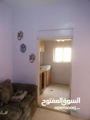  2 شقة للبيع في جبل النصر حي الخلايلة مقابل مدارس الناصر ،3 غرف ومطبخ وحمام وموزع