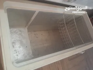  4 فريزر بطح كبير انفيرتر تركي بحاله ممتازة للبيع في منطقه ماركا الجنوبيه