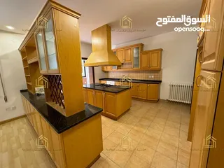  13 شقة سوبر ديلوكس - الصويفية - 3نوم 1ماستر - 250م داخلي -حديقة مع ترسات مساحة 230م - مدخل مستقل