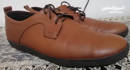  2 حذاء جلد طبيعي لون عسلي مميز نمره 43