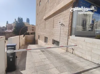  3 حاجز مقص باب كراج كهربائي للسيارات يعمل بالكاميرا Barrier with camera