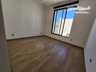  7 شقة أرضية مميزة في عبدون للبيع بموقع حيوي   الرقم المرجعي : 14199