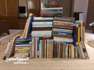  1 120 كتاب مشكل عربي وانجليزي بحالة جيدة للبيع