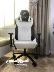  1 ‏كرسي ‏قيمنق
