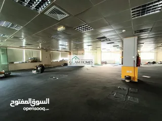  3 Expansive office for rent at a good location Ref: 446H