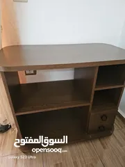  3 توستر لتحميص التوست وطاولة تلفزيون خشب ثقيل