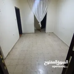  8 شقه للايجار في القويسمه  جبل الحديد بقرب من مسجد أبو انشيش