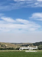  2 للبيع منبسطه واصل الخدمات اطلاله رائعة منطقة مزارع وشاليهات فخمه.