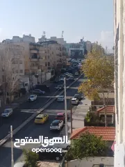  20 شقة مميزة للبيع ... قريبة من الاسواق والخدمات العامة .. في ضاحية الامير حسن بالقرب من دوار الضاحية