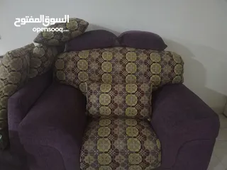  2 كنب خشب زان اصلي بدون خدش واحد استعمال جدا خفيف و السفنج بحالة الوكالة