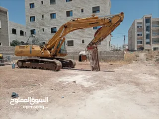  9 بلدوزر D8L +لودر 470 +حفارة 450 +حفارة 300 للإيجار
