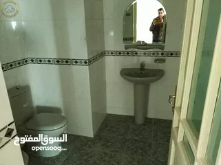  17 شقة أرضية مميزة للبيع في خلدا  - خلف الموفنبيك وقرب لاكي 210م مع حديقة وترسات 80م